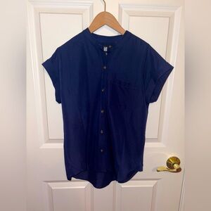 Lands’ End XS/P Short Sleeve Button Up Women’s Shirt in Navy